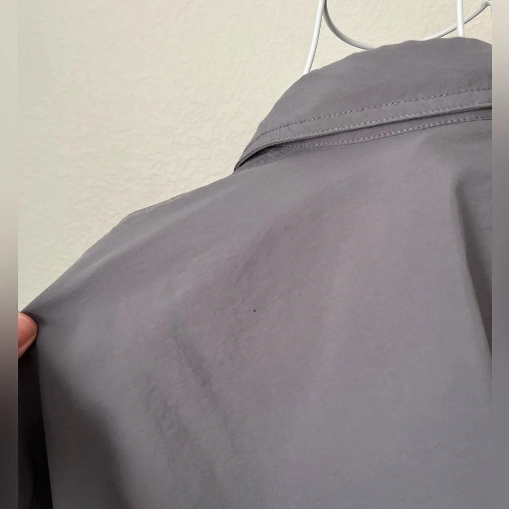 EUC Men's Mountain Hardware Gray shirt - Picture 12 of 16
